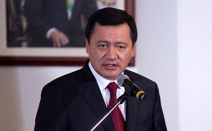 Senadores del PRI respaldan a su coordinador Miguel Ángel Osorio Chong