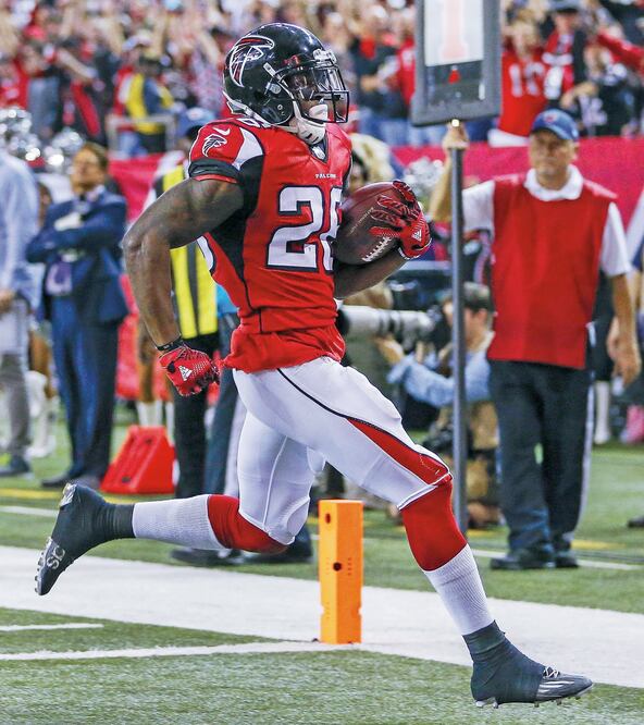 Los Falcons saltarán al emparrillado con su vestimenta roja (ERIK S. LESSER. EFE)