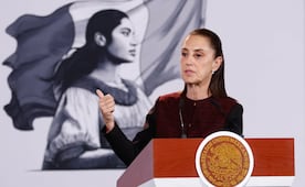 Sheinbaum descarta nuevos impuestos y gasolinazos en Paquete Económico 2027; "no se está endeudando al país", asegura
