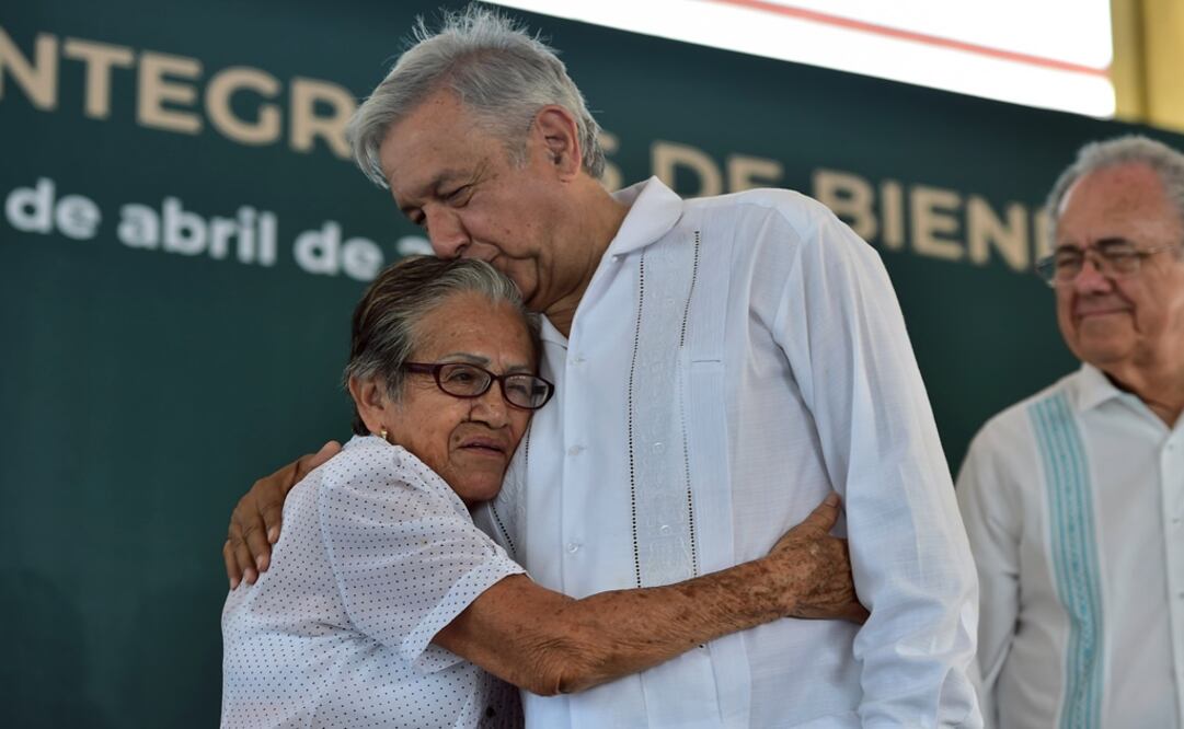 El presidente Andrés Manuel López Obrador estuvo de gira dos días en MInatitlán. Foto: Gobierno de México