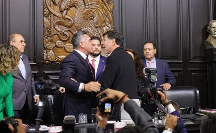 Con el himno de fondo, Alito Moreno y Noroña se agarran a golpes en el Senado; este es el video