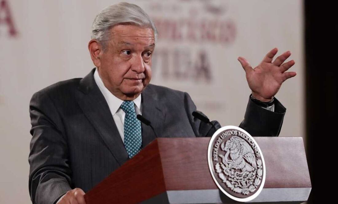 AMLO habla sobre destitución de Osorio Chong como coordinador del PRI en el Senado. Foto: Diego Simón / EL UNIVERSAL
