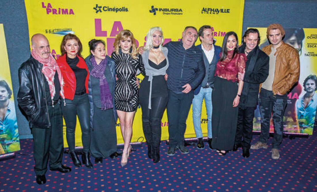 El elenco de la cinta que marca el regreso de Madow, al centro, al mundo de la actuación (CAMILA MATA. EL UNIVERSAL)