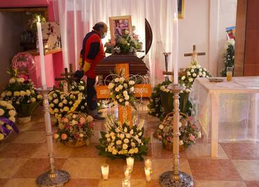 “Que no nos olviden”: Dan último adiós a Araceli, fallecida en colapso de Metro Olivos