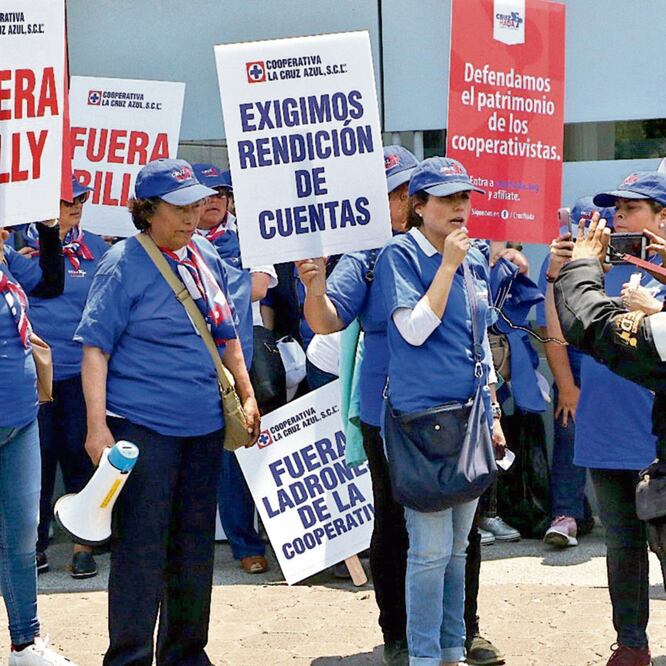 Miembros de la cooperativa la Cruz Azul denunciaron que el director general ha hostigado y fabricado pruebas contra ellos. CORTESÍA
