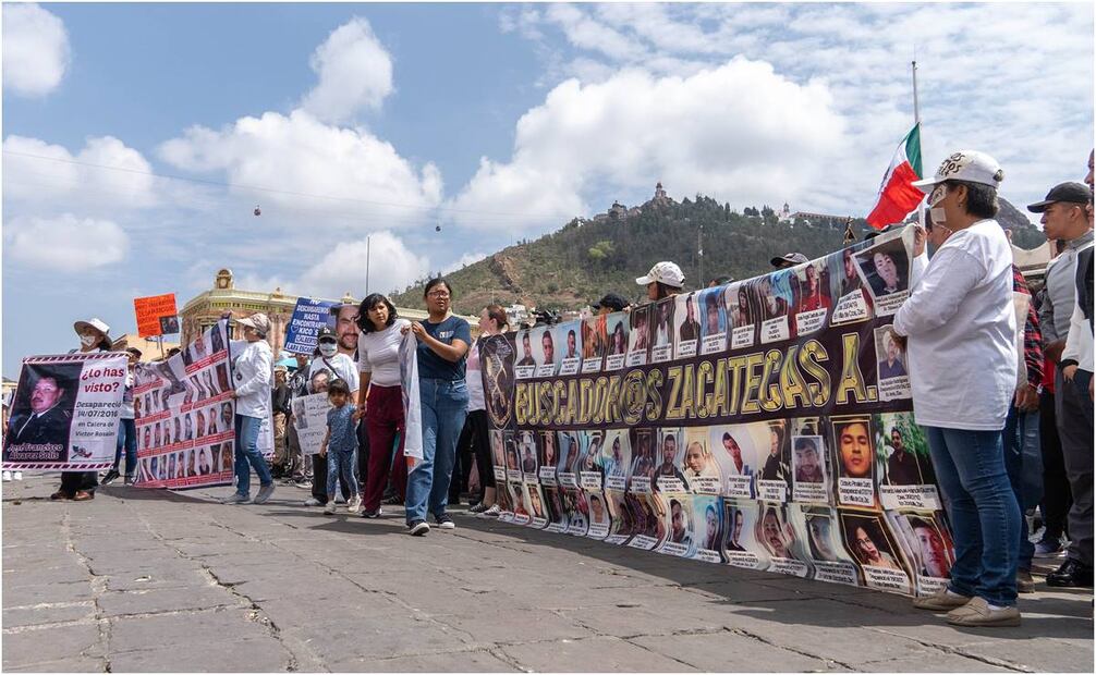 Madres buscadoras se manifiestan frente al gobernador de Zacatecas, David Monreal. Foto: Diana Váldez/ EL UNIVERSAL