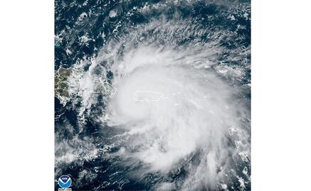 Tras apagón, huracán "Fiona" toca tierra al sur de Puerto Rico 