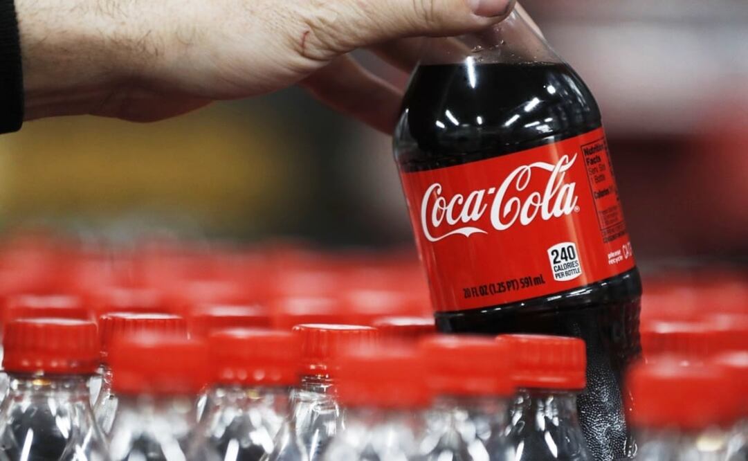 De acuerdo con BBC, los 3 millones de toneladas de plástico que Coca-Cola dijo haber usado en 2017 equivalen a 15 mil ballenas azules. Foto: Archivo EL UNIVERSAL