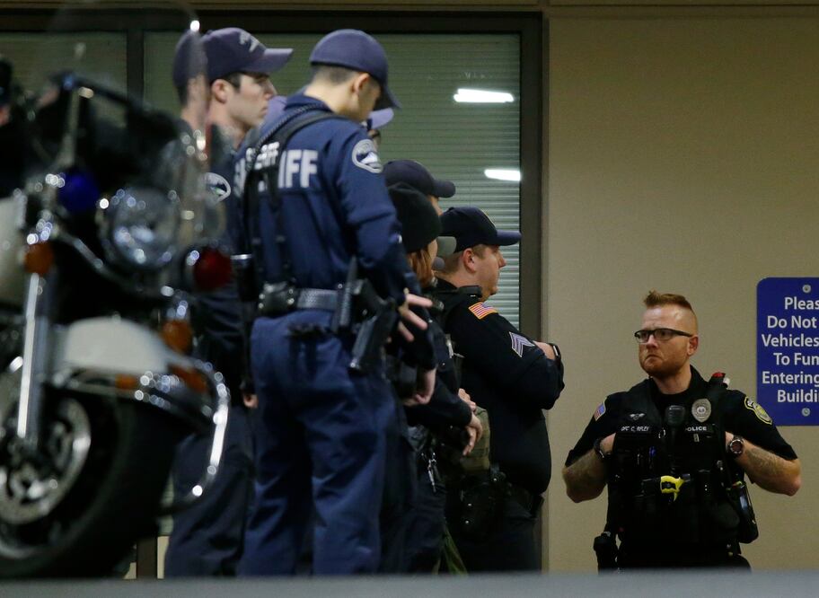 El asalto al Community Credit Union requirió el acordonamiento de la zona (Foto: Archivo)