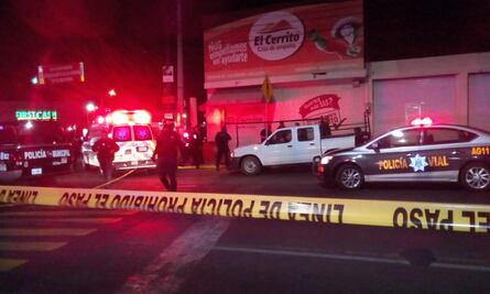 Mujer roba fusil de asalto a policía y dispara contra civiles en Aguascalientes