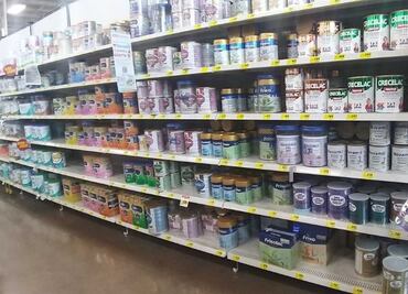 Biden invoca ley que data de la Guerra Fría para paliar escasez de fórmula infantil