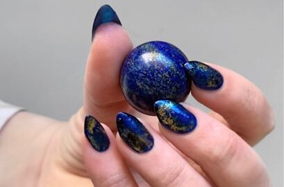 La última tendencia en uñas viene en forma de minerales