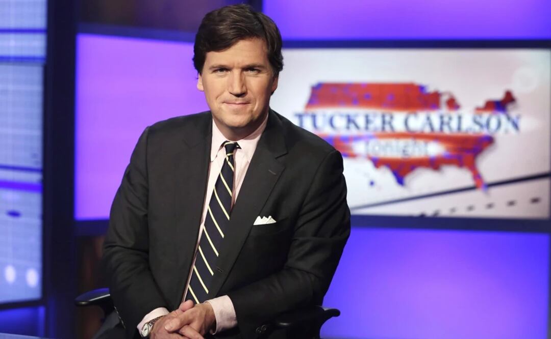 Tucker Carlson, conductor de “Tucker Carlson Tonight,” posa para los fotógrafos en un estudio de Fox News Channel el 2 de marzo de 2017, en Nueva York. Foto: AP