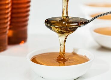 Estos son los 7 beneficios de la miel de abeja que no conocías