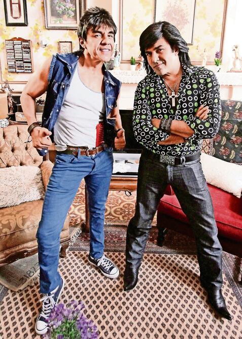 Nosotros los guapos, de las series que se encuentran en puestos ambulantes (CORTESÍA)