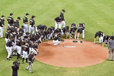 Sentido homenaje a José Fernández en Marlins Park