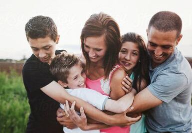 El poder del abrazo; ¿cómo influye en nuestra felicidad, según la ciencia?