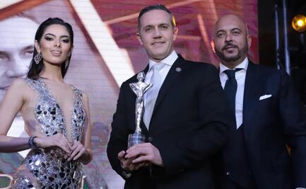 Recibe Adrián Rubalcava el galardón de “Alcalde del Año”  