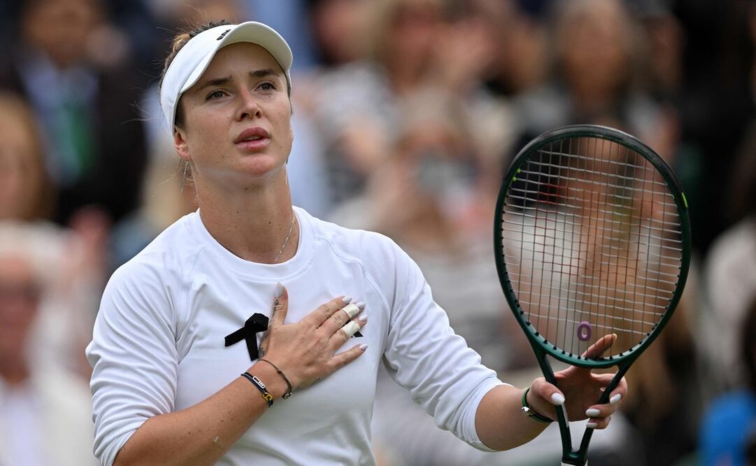 La tenista ucraniana Elina Svitolina llora en Wimbledon por los ataques rusos en su país FOTO: AFP