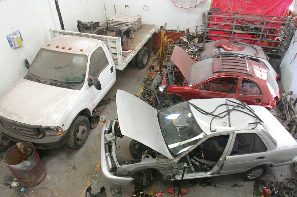 De acuerdo con expertos, 85 de cada 100 autos robados se venden enteros, pero una decena es desmantelada para comercializar las piezas (ARCHIVO EL UNIVERSAL)
