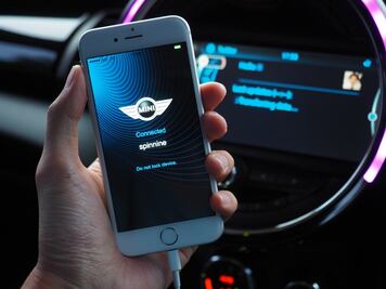 “Mini Connected” permitirá el cierre del vehículo desde un smartphone