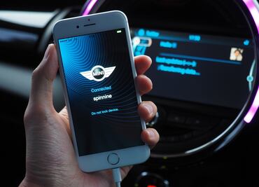 “Mini Connected” permitirá el cierre del vehículo desde un smartphone
