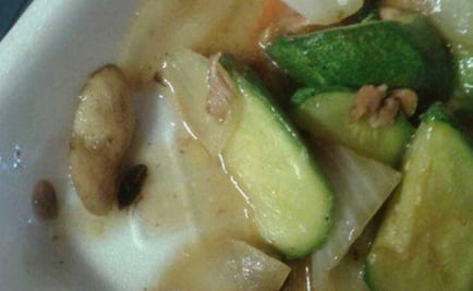 “LadyCucaracha” pide 100 dólares a restaurante