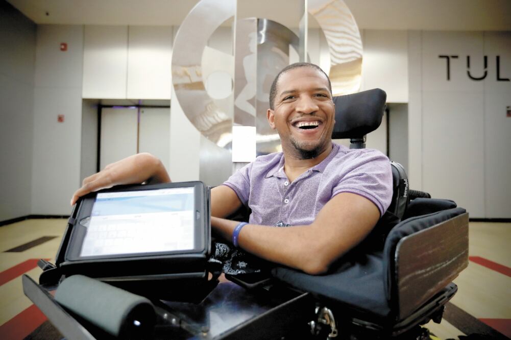 Lateef McLeod dirige el comité de personas con discapacidad de ISAAC, también es poeta y trabaja en la publicación de su segundo libro. Foto/BERENICE FREGOSO. EL UNIVERSAL