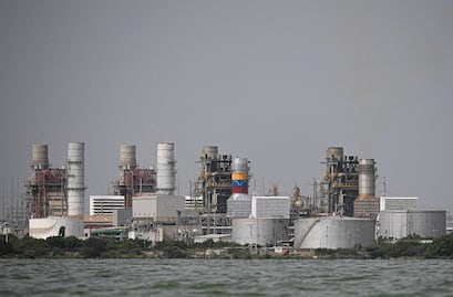 Venezuela considera venta de petróleo a EU una transacción entre gobiernos "legítimos e independientes"; "es una transacción comercial"