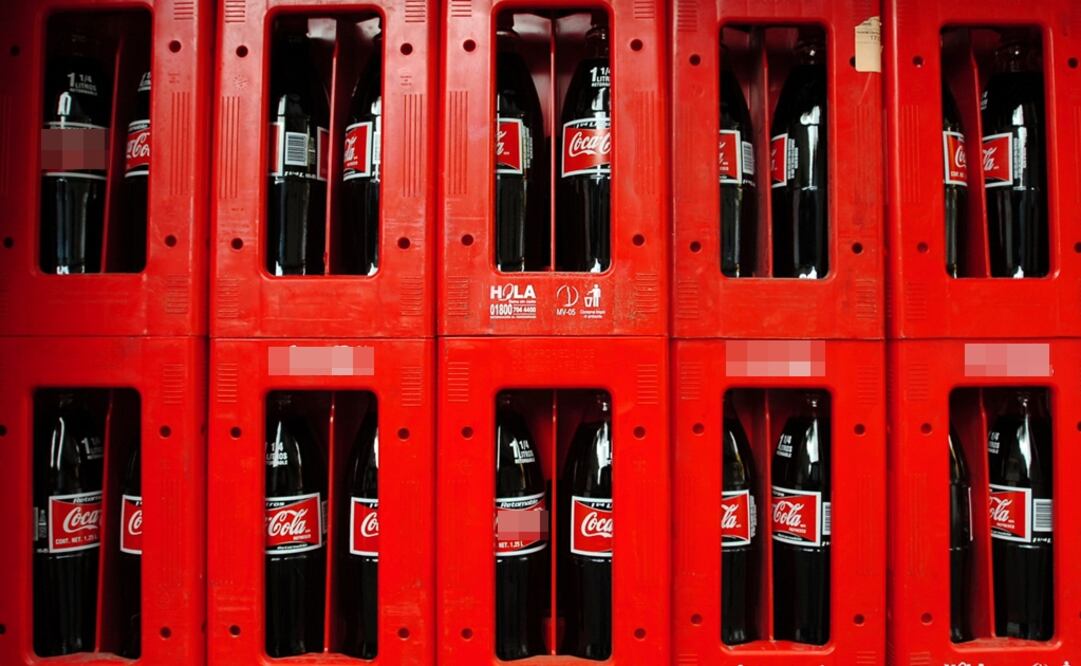 The factory workers are paid MXN$280 a day, whereas drivers are paid MXN$300 - Photo: David de la Paz/EFE