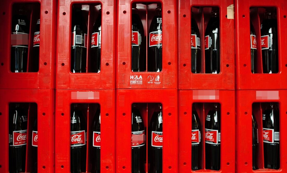 The factory workers are paid MXN$280 a day, whereas drivers are paid MXN$300 - Photo: David de la Paz/EFE