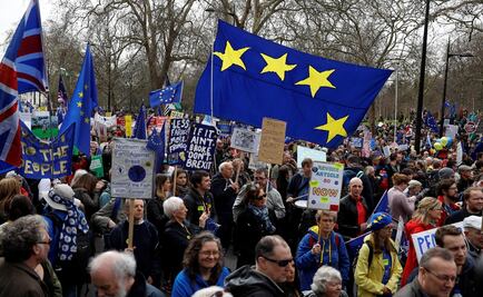 Manifestantes toman Londres para exigir el "no brexit"