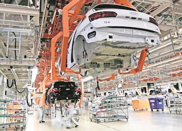 Mete reversa en México el sector automotriz