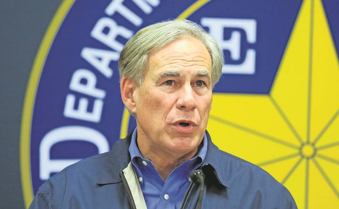 Greg Abbott, gobernador de Texas, ha autorizado detener y regresar a indocumentados a la frontera con México, para ser procesados. Foto: Archivo/EL UNIVERSAL.