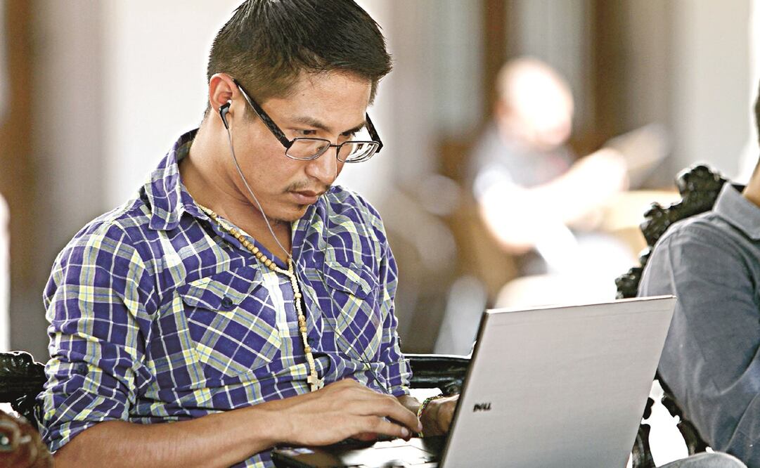 El acceso a internet debe garantizarse en escuelas, hospitales y plazas públicas, propone la iniciativa. Foto: Archivo / EL UNIVERSAL