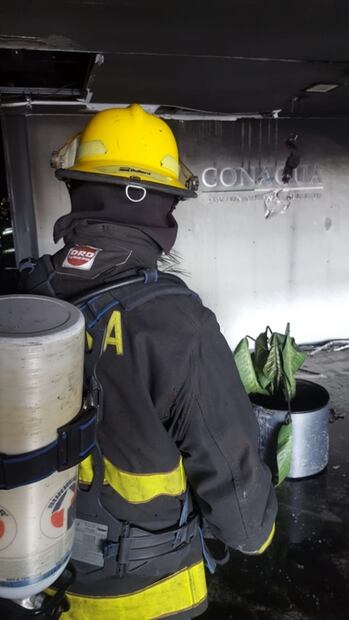 Así quedaron las oficinas de Conagua tras el incendio de hoy