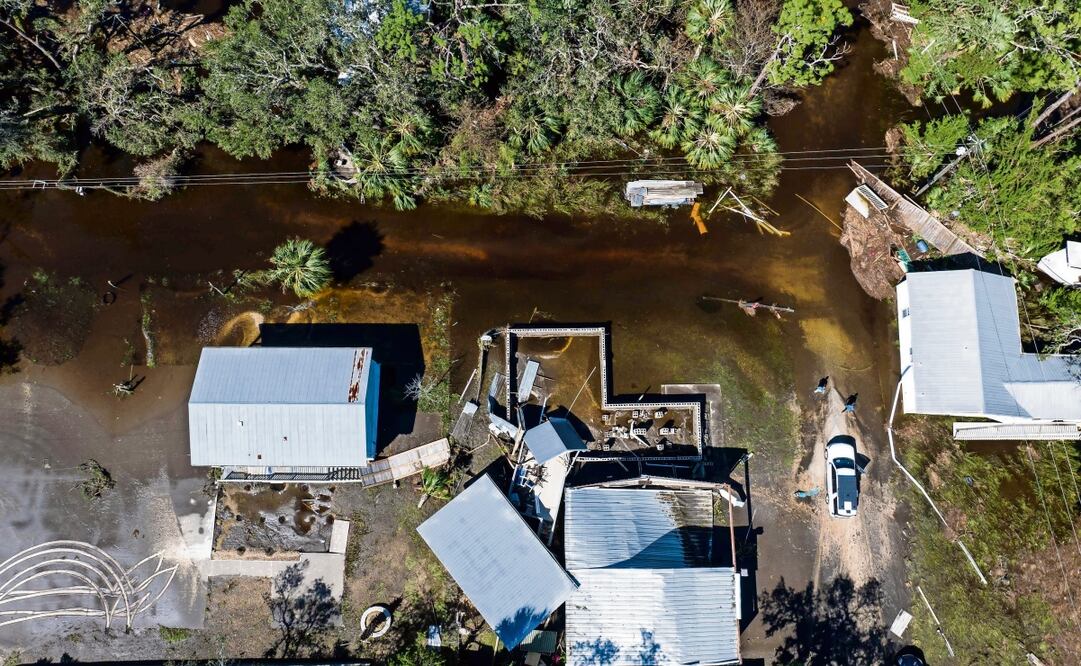 Esta imagen aérea muestra la destrucción que dejó Hel e n e al tocar tierra en Steinhatchee, Florida. Foto: Chandan Khanna / AFP