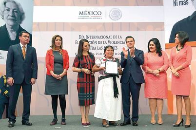 Inaceptable, violencia contra ellas: Peña Nieto