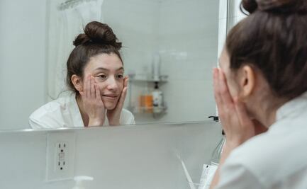 Cómo hacer un poderoso exfoliante con agua y sal