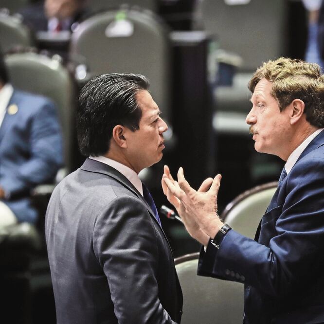 Los líderes de diputados de Morena y del PAN, Mario Delgado y Juan Carlos Romero Hicks, respectivamente, discreparon sobre la reforma laboral. ARCHIVO EL UNIVERSAL