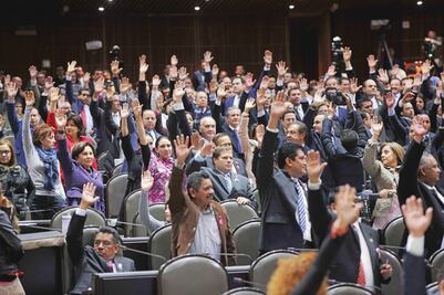 Chocan PRD y PRI por menor tributo a bebidas azucaradas