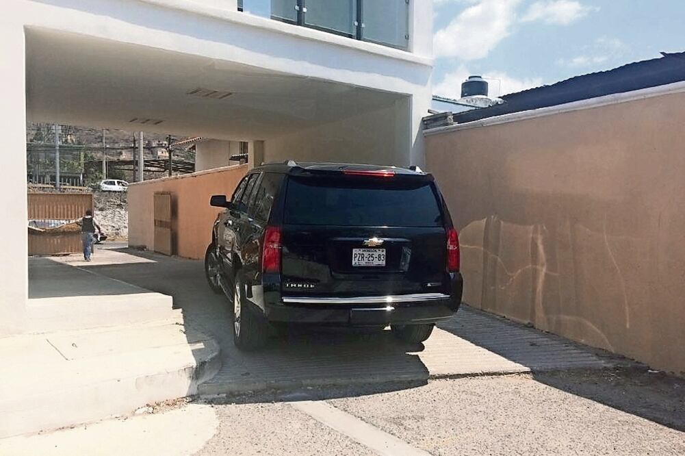 Discreto. # Lo rdFe rrari estuvo casi una hora en la sede de la fiscalía y al terminar salió por una puerta alterna. (ARTURO DE DIOS PALMA. EL UNIVERSAL)