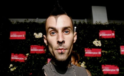 "Dios, sálvame": Travis Barker, baterista de Blink-182, hospitalizado de emergencia