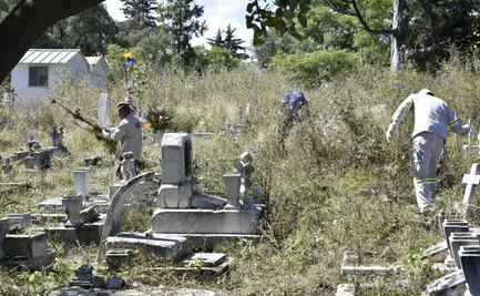 Limpian panteones para Día de Muertos en Iztapalapa; habrá operativo de seguridad