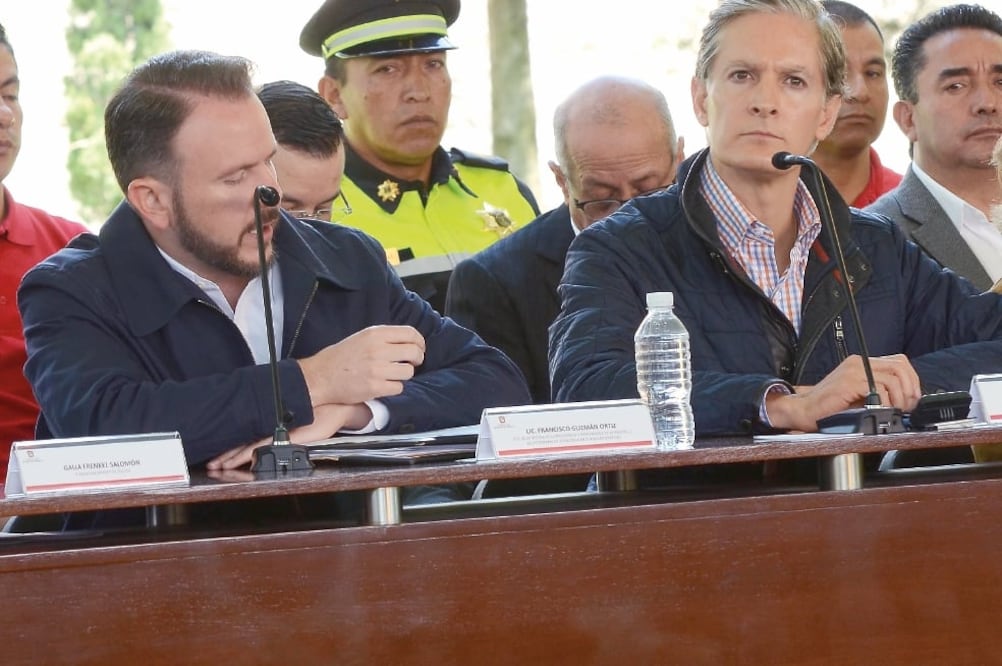 Recursos asignados. El gobernador mexiquense dio a conocer que a los que perdieron sus casas se les entregarán dos tarjetas, una para pago de la mano de obra y otra para materiales de construcción. (JORGE ALVARADO. EL UNIVERSAL)