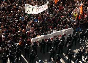 Suman 24 heridos y al menos 6 detenidos tras protestas en Barcelona