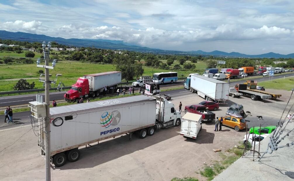 AMOTAC también bloquean vialidades en Axapusco y Chalco. Foto: Especial