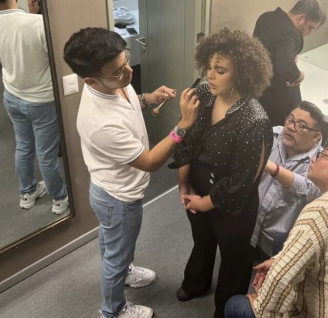 El look “brillante” de Lucerito Mijares en el concierto de sus papás