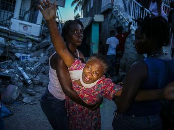 Haití pide a topos mexicanos ya no buscar sobrevivientes del terremoto