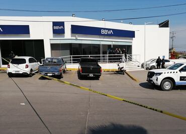 Intento de asalto en sucursal bancaria deja dos lesionados en Sinaloa
